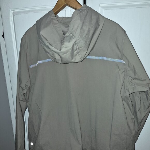 Rain Short Jacket in green army. Size L - Picture 2 of 4
